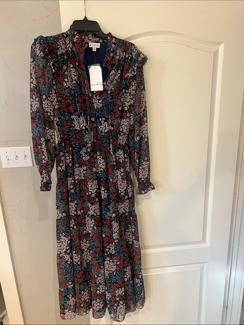 NWT Women’s Wonderly Navy Multi Floral Maxi Dress size medium